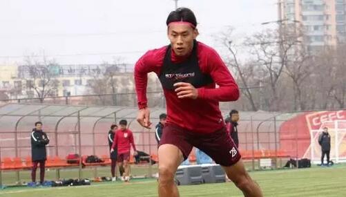 马尔基尼奥斯：他已经从腿筋伤势中恢复，几乎和球队一起参加了所有的训练。